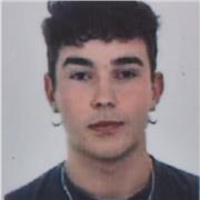 Me defino como una persona muy amigable y extrovertido, la gente suele decirme eso.